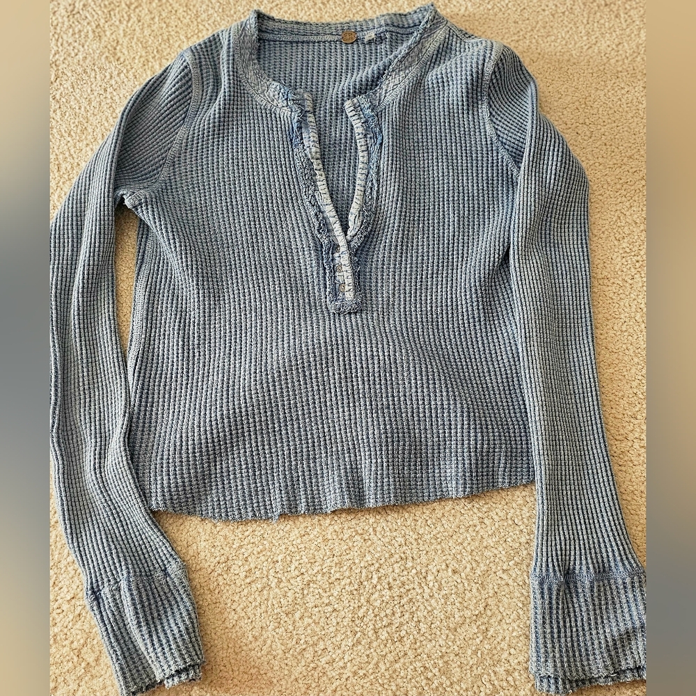 Free People One Henley Blue Textured Top Size Small - Picture 2 of 13